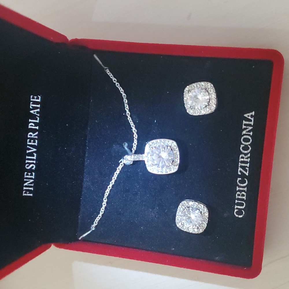 Cubic zircona necklace and earrings